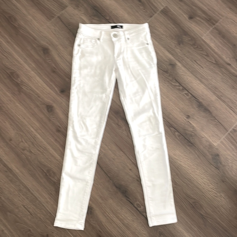 1822 Denim Fitted White Jeans